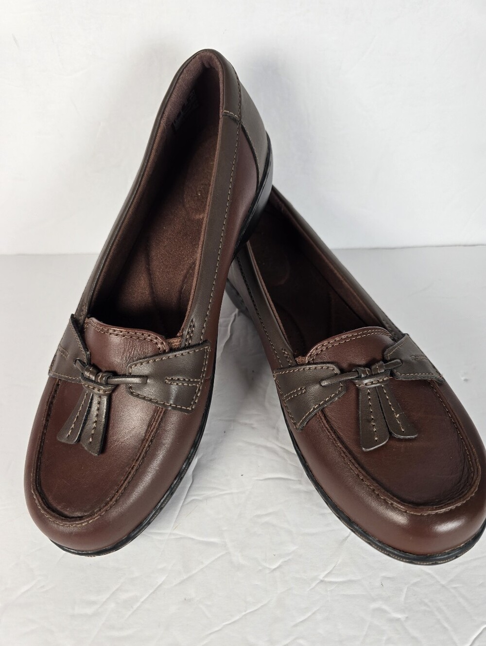 NWOT Clarks Women's Ashland Bubble Loafers Brown Leather & Tassel Accents Size 8